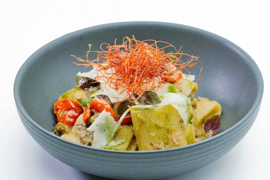 PACCHERI CON DORATI,MELANZANE E MANCHEGO