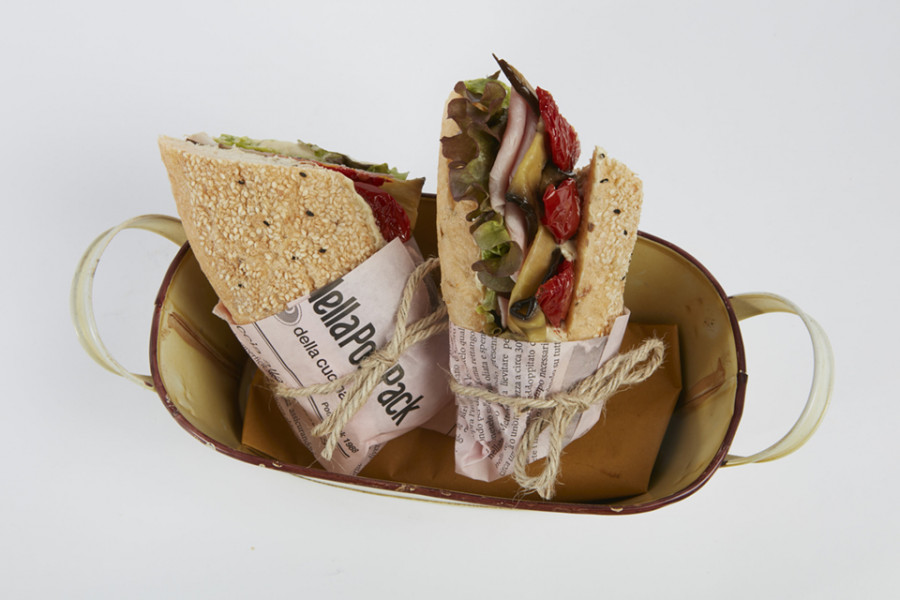 Panino jambon cuit, Parmesan, Pesto à la Génoise et Soleggiati