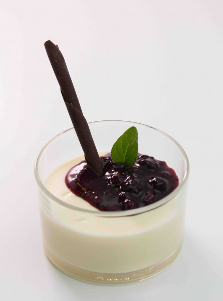 PANNA COTTA WITH FOREST FRUITS