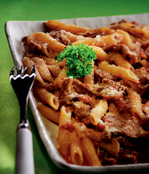 Penne with Norcino meat sauce and mushrooms