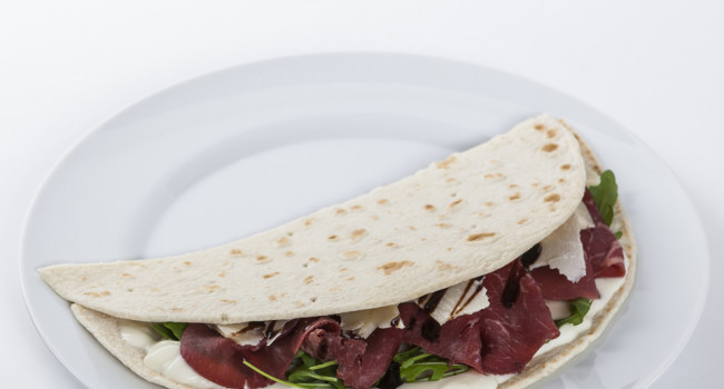 Piadina with smoked veal topside and Parmigiano Reggiano spread