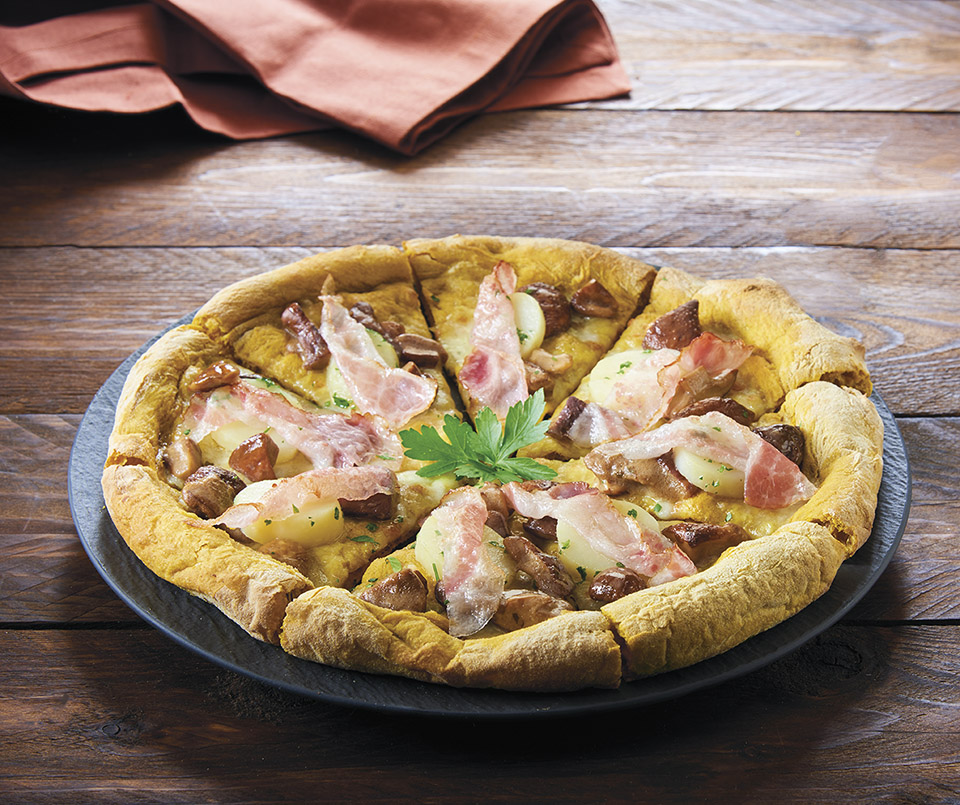 PIZZA ALLA CURCUMA CON FUNGHI  GRAN BOLETUS E GUANCIALE