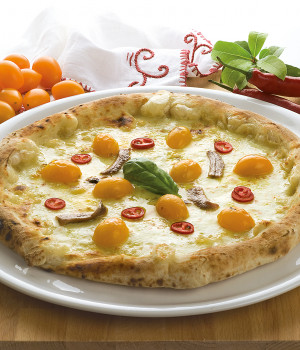 Pizza Appetitosa con pomodori datterini gialli e acciughe