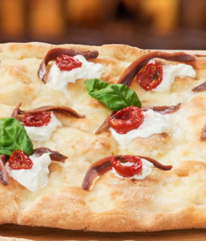 PIZZA WITH BURRATA CHEESE, DORATI TOMATOES AND ANCHOVIES