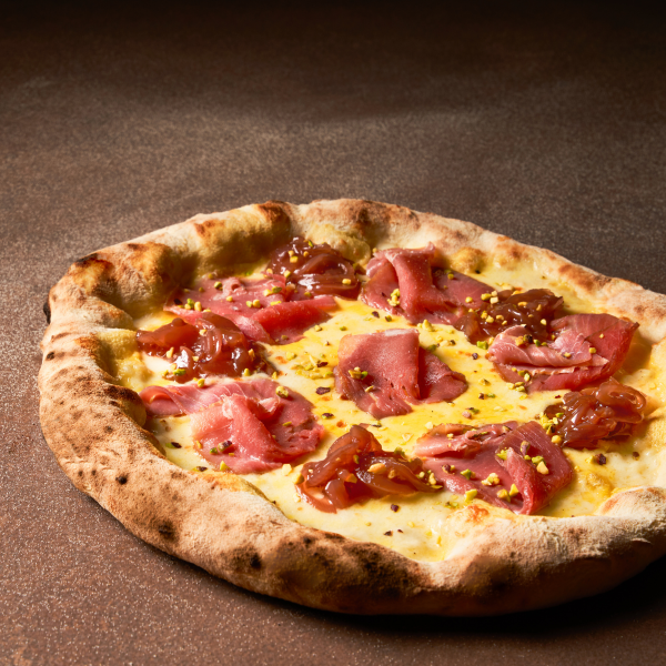 Pizza carbonara e carpaccio di tonno