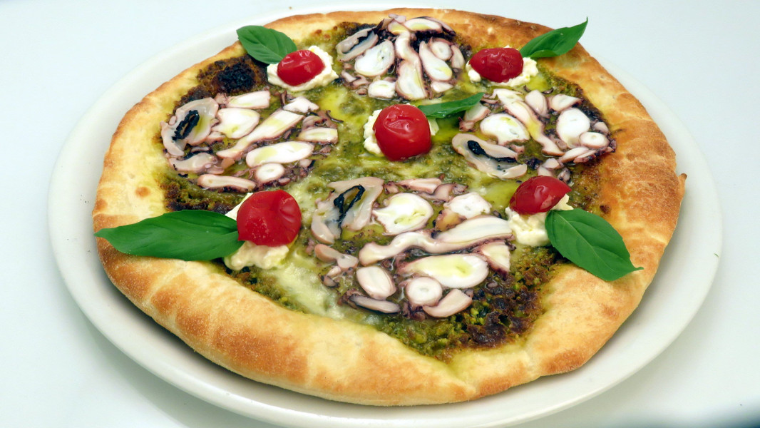 Pizza with Octupus Carpaccio and Pistacchio Pesto