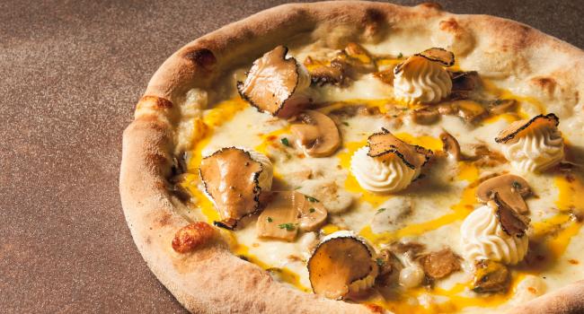 Pizza con prataioli e tartufo