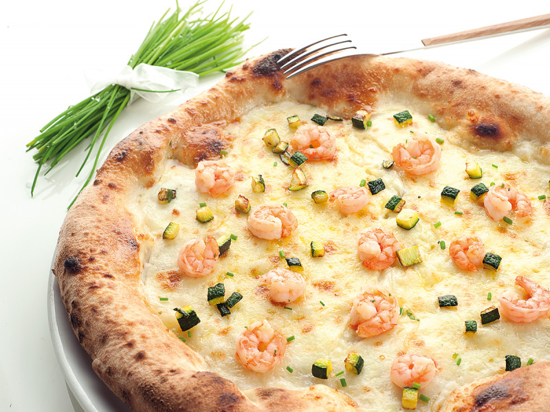 Pizza con calabacín y camarone