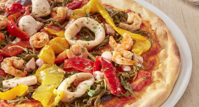 PIZZA WITH  SEA ASPARAGUS, SEAAFOOD AND PEPPERS