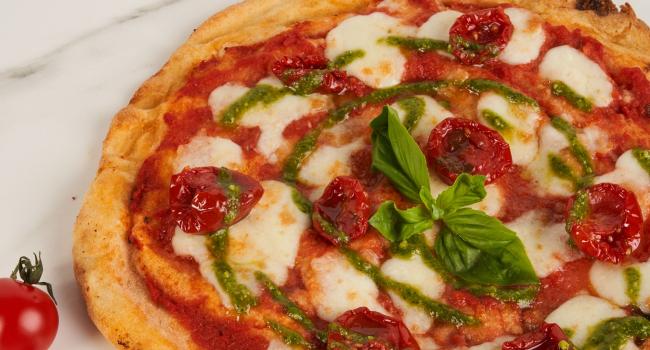 GOURMET PIZZA DORATI AND FRESH GENOVESE PESTO 