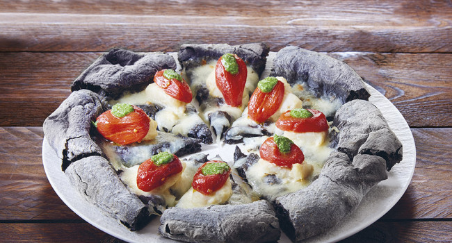 Black pizza with cod, Mini Red and Genovese pesto