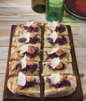 Pizza PALA with Red cabbage, Prawns and Parmigiano Reggiano