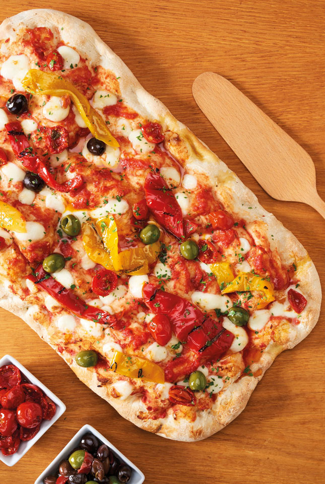 PIZZA PEPERONI, DORATI E OLIVE