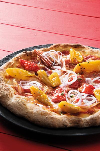 PIZZA PEPERONI E CIPOLLA TROPEA
