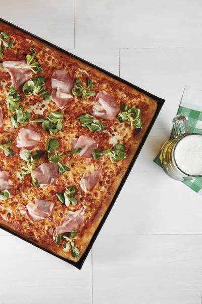 PIZZA PESTO AI PEPERONI IN TEGLIA