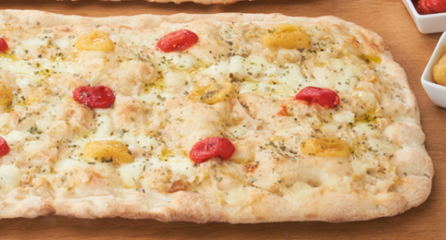 PIZZA WITH LEEKS AND CHERRY TOMATOES