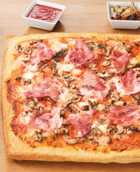 PIZZA CHAMPIGNONS DE COUCHE ET JAMBON CUIT
