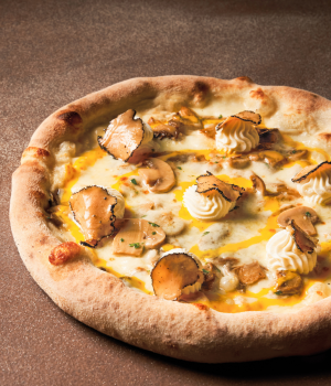 Pizza prataioli e tartufo