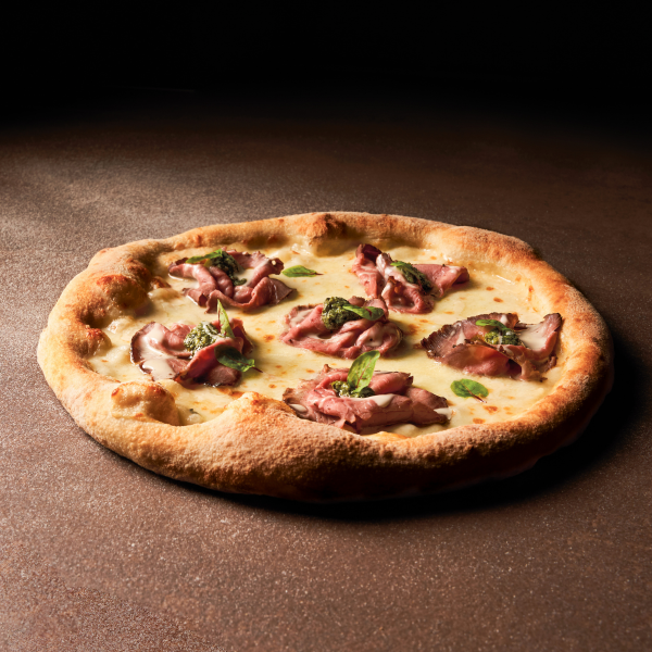 Pizza roast beef e salsa verde
