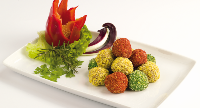 MINI ALBÓNDIGAS CON PAN DE COLORES A LA CREMA DE ROMERO