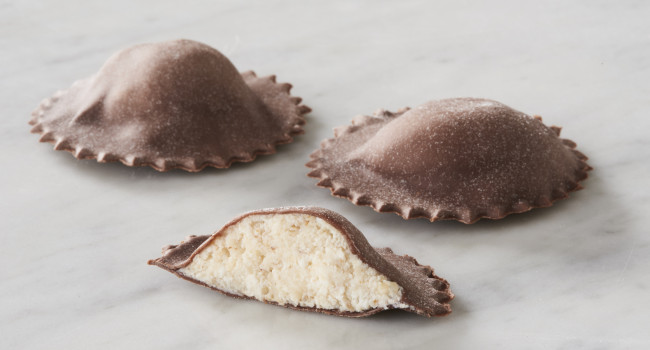 Kakao-Ravioli mit Steinpilzen und Esskastanien