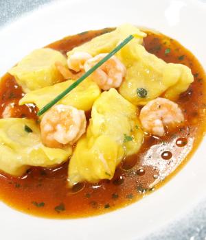 RAVIOLI DEL PLIN ALLA CERNIA CON BISQUE DI CROSTACEI E MAZZANCOLLE