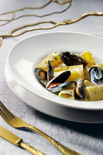 Rigatoni with mussels and pecorino cheese