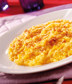 Risotto with pumpkin, apples and amaretti cookies