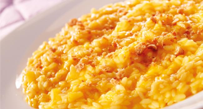 Risotto with pumpkin, apples and amaretti cookies