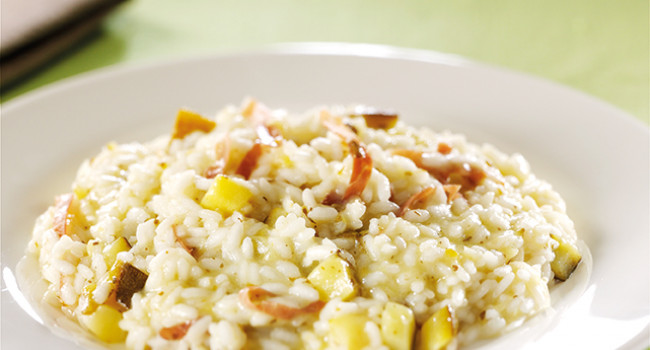 Risotto with zucchini and speck