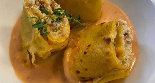 ROSETTE CON RAGÙ BIANCO IN SALSA POMODORINA