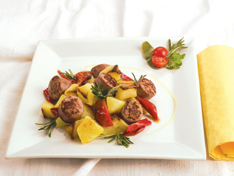 Salsiccia patate e peperoni arricciati