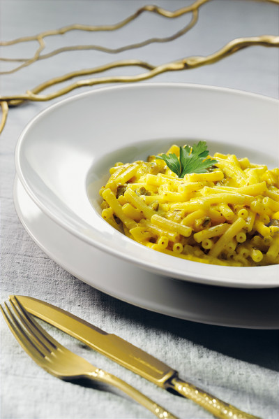 Sedanini con pecorino e zucchine