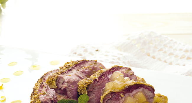 Tagliata von der Ente mit Sesam und Birnen-Ingwer-Dip