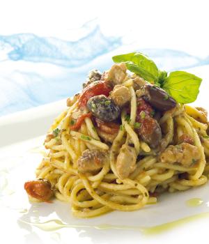 Spaghetti al pesce spada e datterini
