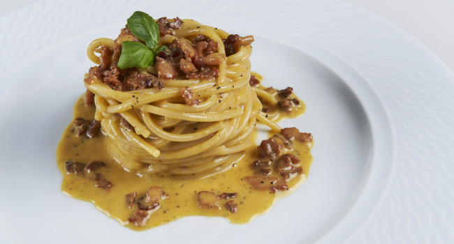 SPAGHETTI ALLA CARBONARA  CON SALSA ÈCACIOEPEPE