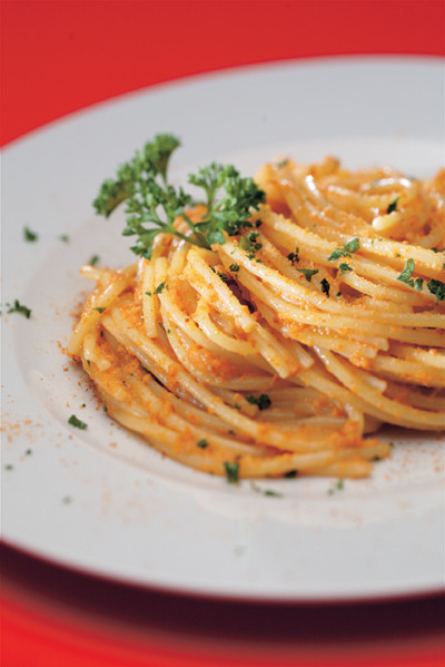 Spaghetti alla polpa di riccio e bottarga