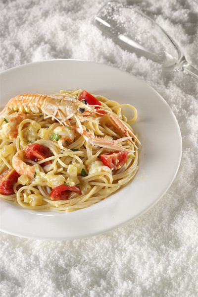 Spaghetti con Scampi e Pesto di agrumi