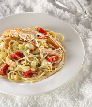 Spaghetti con Scampi e Pesto di agrumi