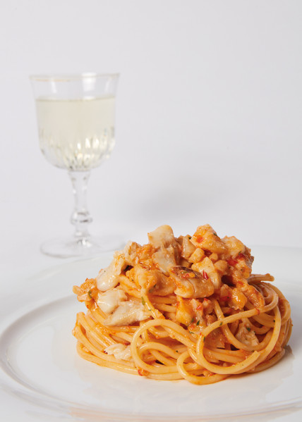 SPAGHETTI WITH GROUPER AND RED PEPPER SAUCE