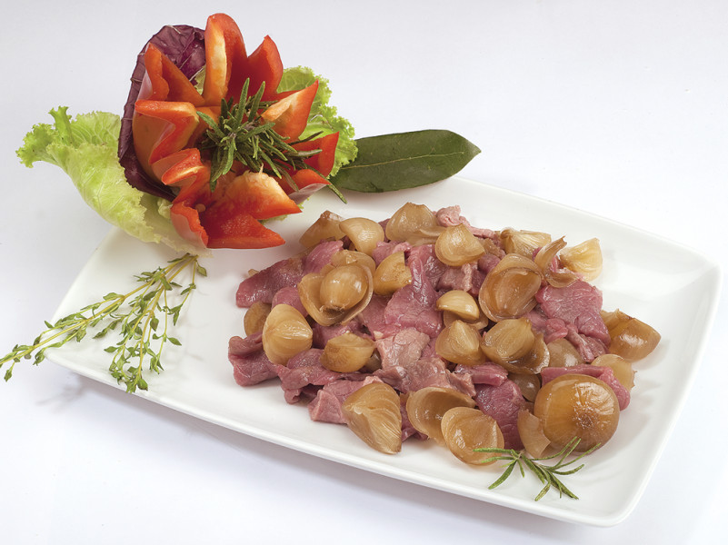 STRACCETTI CON CIPOLLINE ALL'ACETO BALSAMICO