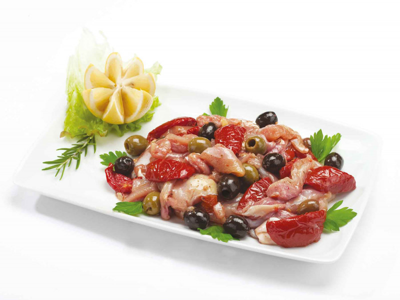 Straccetti di pollo con tris di olive piccantine e soleggiati