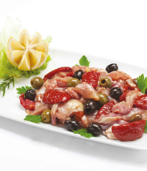 Straccetti di pollo con tris di olive piccantine e soleggiati