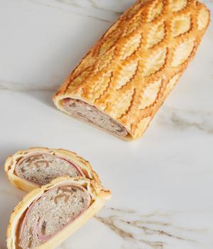 Champignonstrudel   mit Trüffelcreme  und Provola-Käse