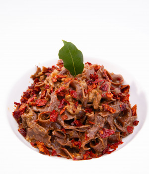 Tagliatelle al cacao con cinghiale e peperone crusco