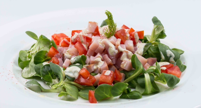 Tartare di pesce spada con dressing all'aneto