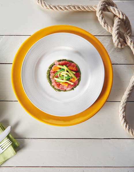Tartare di tonno con salicornia e zucchine marinate all’arancia
