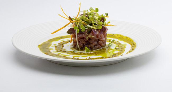 TARTARE DI TONNO CON SALSA AI PISTACCHI E POLLINE