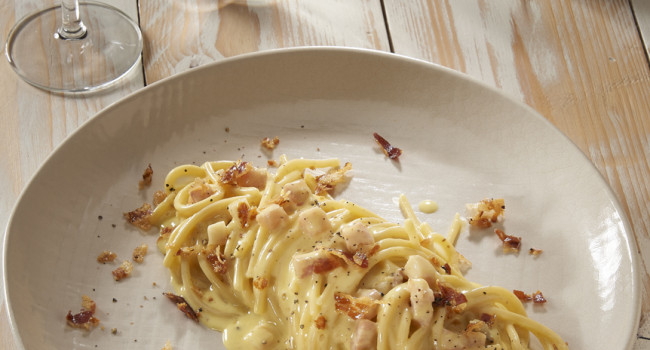 Tonnarelli alla Grancrema alla Carbonara con Guanciale cotto affumicato