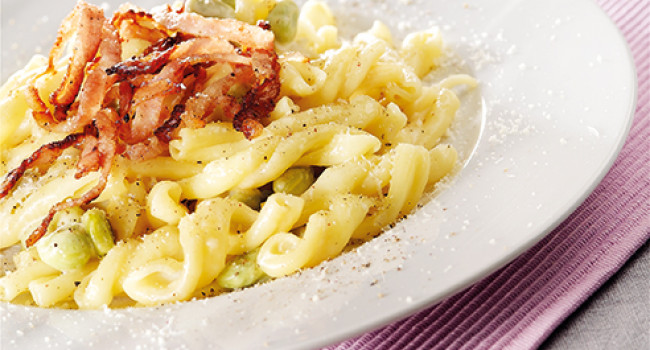 Torcetti pasta with fava beans , pecorino cheese and crispy pancetta